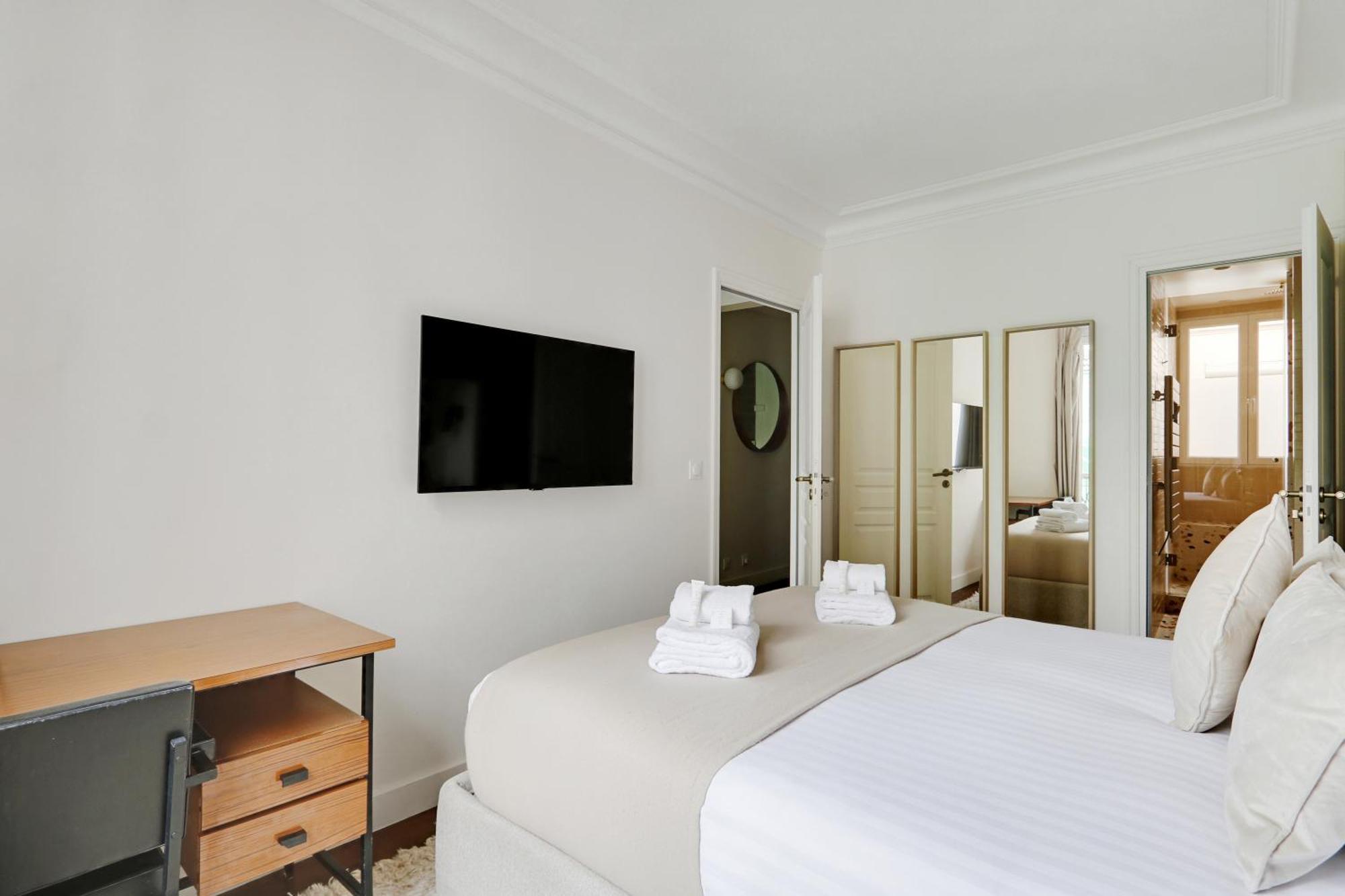 Pick A Flat's In Saint-germain - Rue De Sevres Apartment